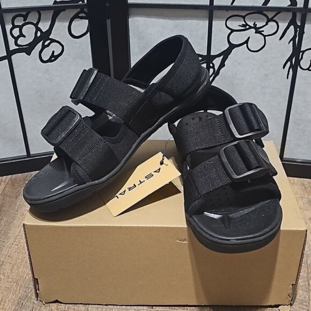 Astral Black Webber Sandals Size 9 New - Picture 2 of 13